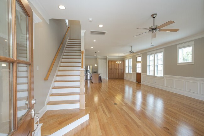 Building Photo - 3866 Somers Ln