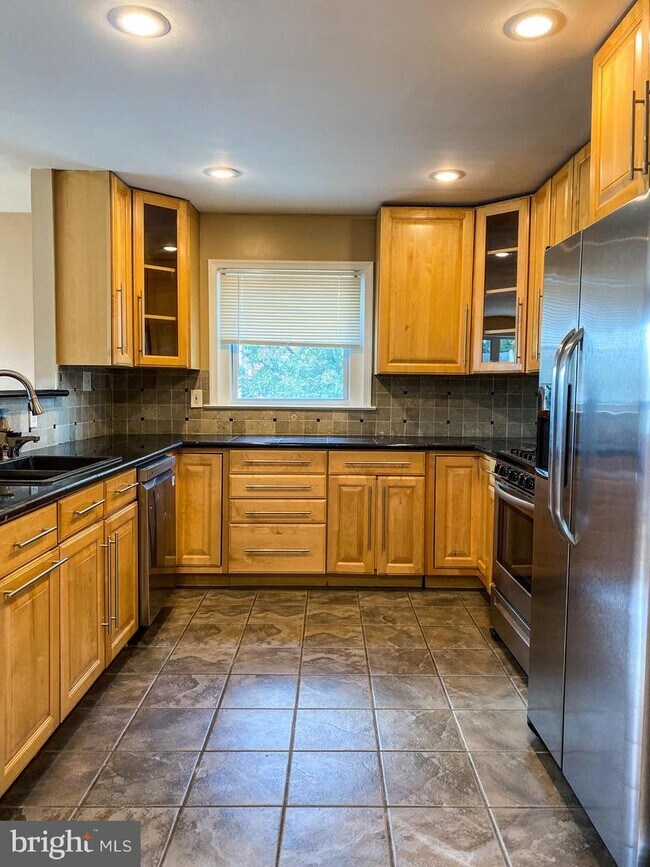 Foto del edificio - 1129 Medway Rd