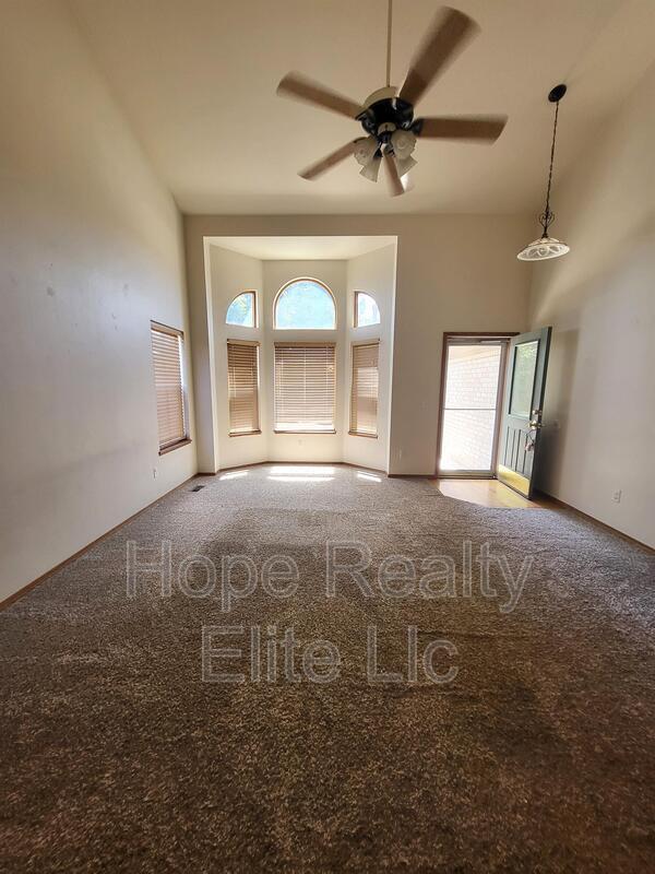Building Photo - 2930 Walton Creek Dr