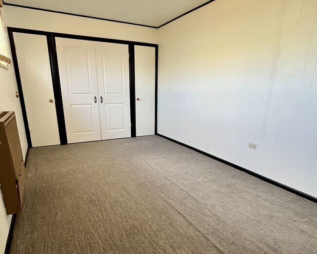 Foto del edificio - Charming Corner Lot with Large Backyard & ...