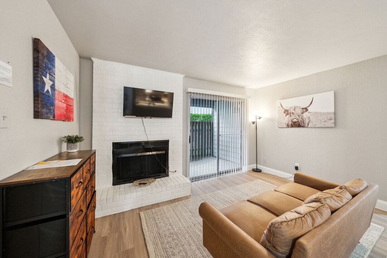Foto principal - 210 W Tarrant Rd