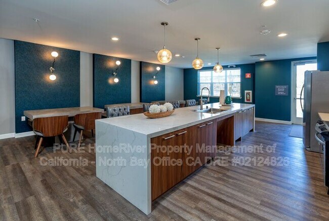 Building Photo - 785 Baywood Dr