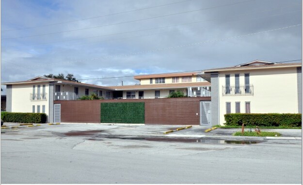 Primary Photo - 665 NE 133rd St