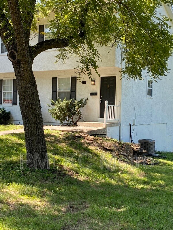 312 3rd St, Belton, MO 64012 Condo for Rent in Belton, MO