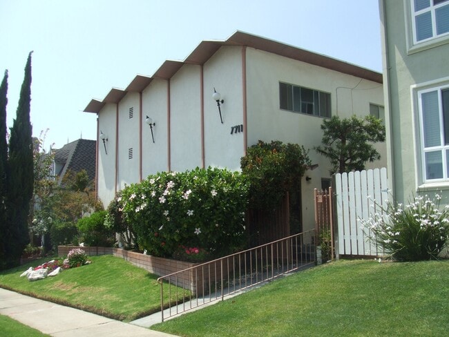 Photo - 7711 W Manchester Ave (Los Angeles, CA) Apartment