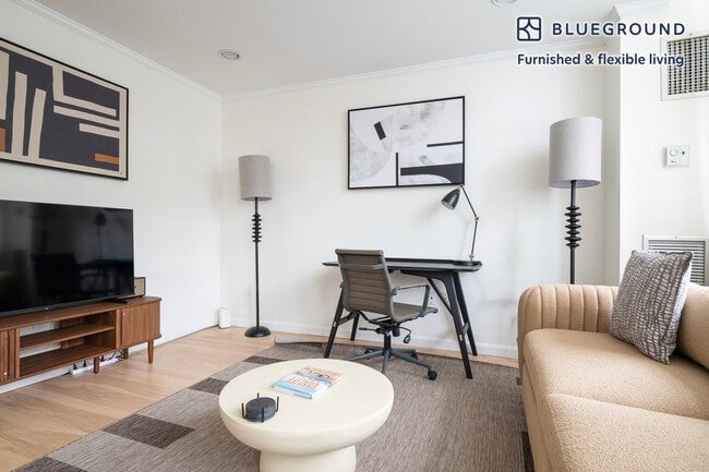 Building Photo - 106 13th St