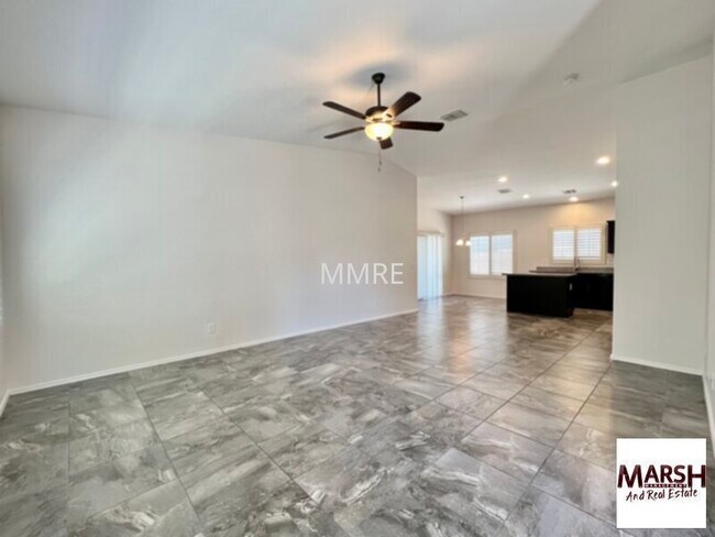 Building Photo - Very nice 3 bedroom home plus den &amp; co...