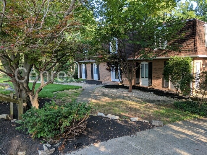 Foto del edificio - 251 Crest Hill Ave
