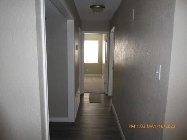 Building Photo - 4036 NW Ozmun Ave