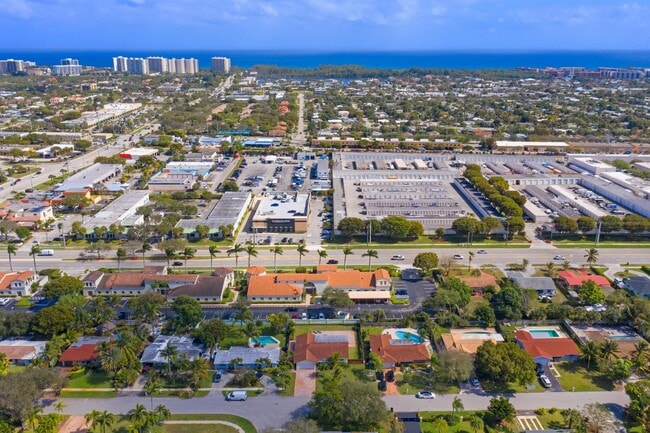 Foto del edificio - 3798 NW 2nd Ct
