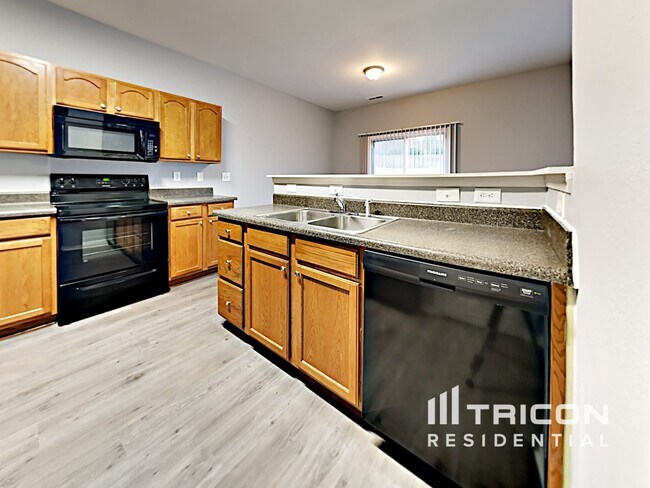 Building Photo - 964 Willow Creek Dr