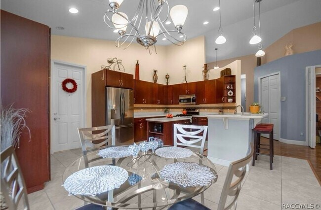 Foto del edificio - 1733 W Caroline Path