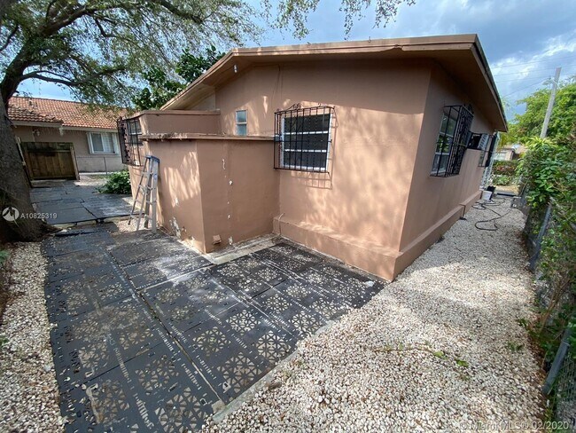 Foto del edificio - 4510 NW 4th Terrace