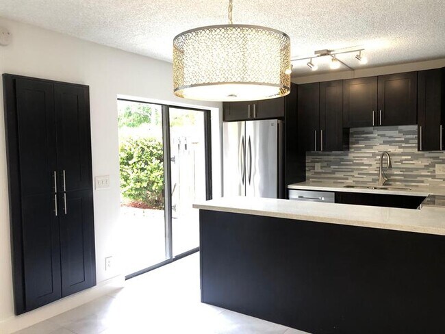 Foto del edificio - 9934 NW 6th Pl