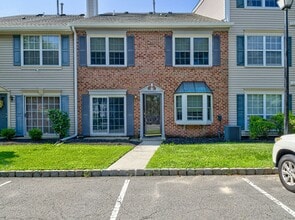 Building Photo - 96 Versailles Ct