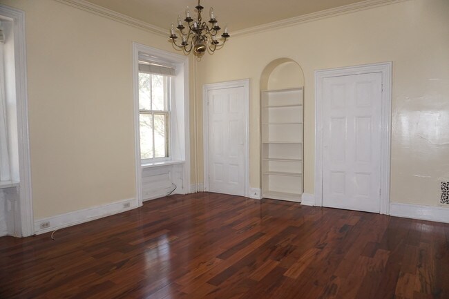 Building Photo - 409 S 22nd St