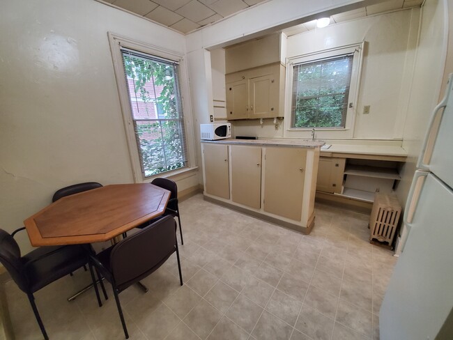 Kitchen - 519 E Buffalo St