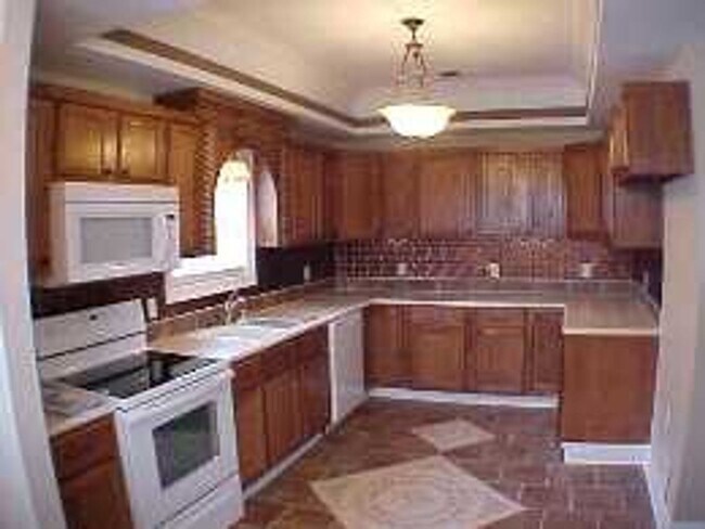 Foto del edificio - 3 Bedroom 2 Bath Cottage Style Home with Large Den