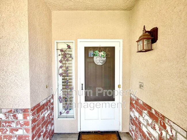 Foto del edificio - 37168 Santa Rosa Glen Dr