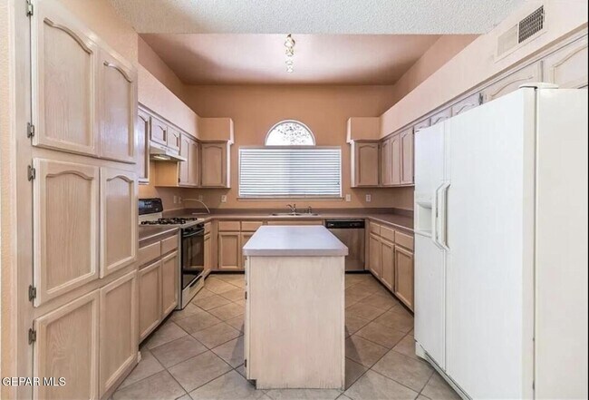 Building Photo - 1416 Plaza Fatima Ct