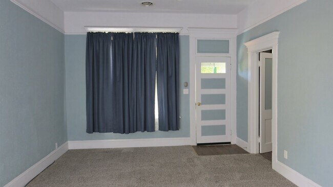 Foto del edificio - Completely Remodeled 2 bedroom