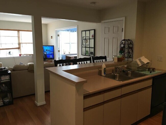 Building Photo - 175 Hildred Dr