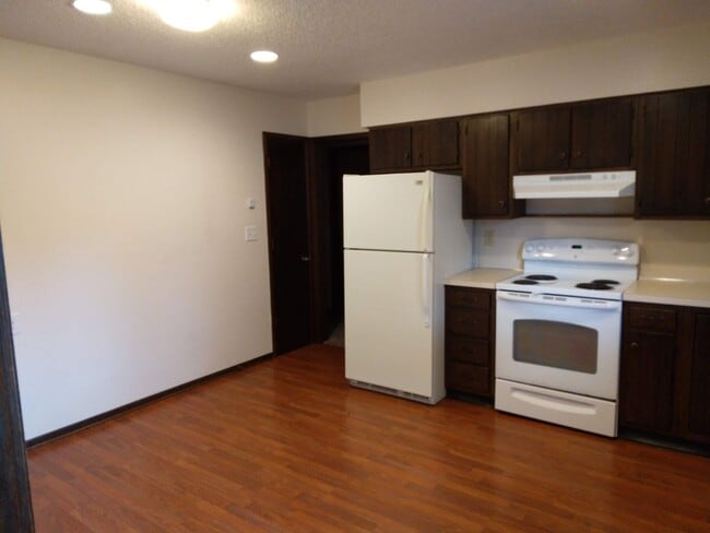 Building Photo - 2306/2308 PVE