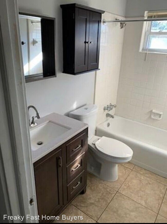 Building Photo - 2 br, 1 bath House - 5750 Blueridge Drive