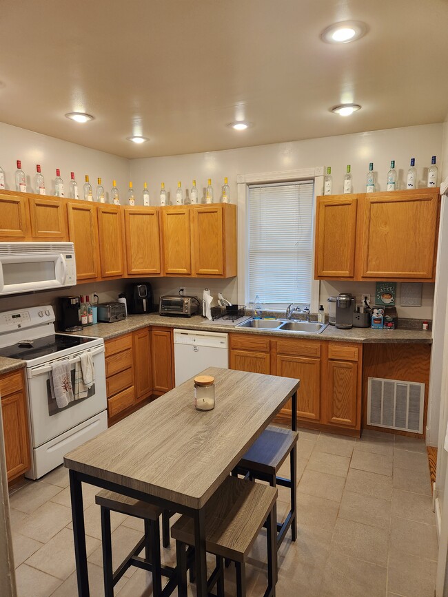 Kitchen - 266 Center St