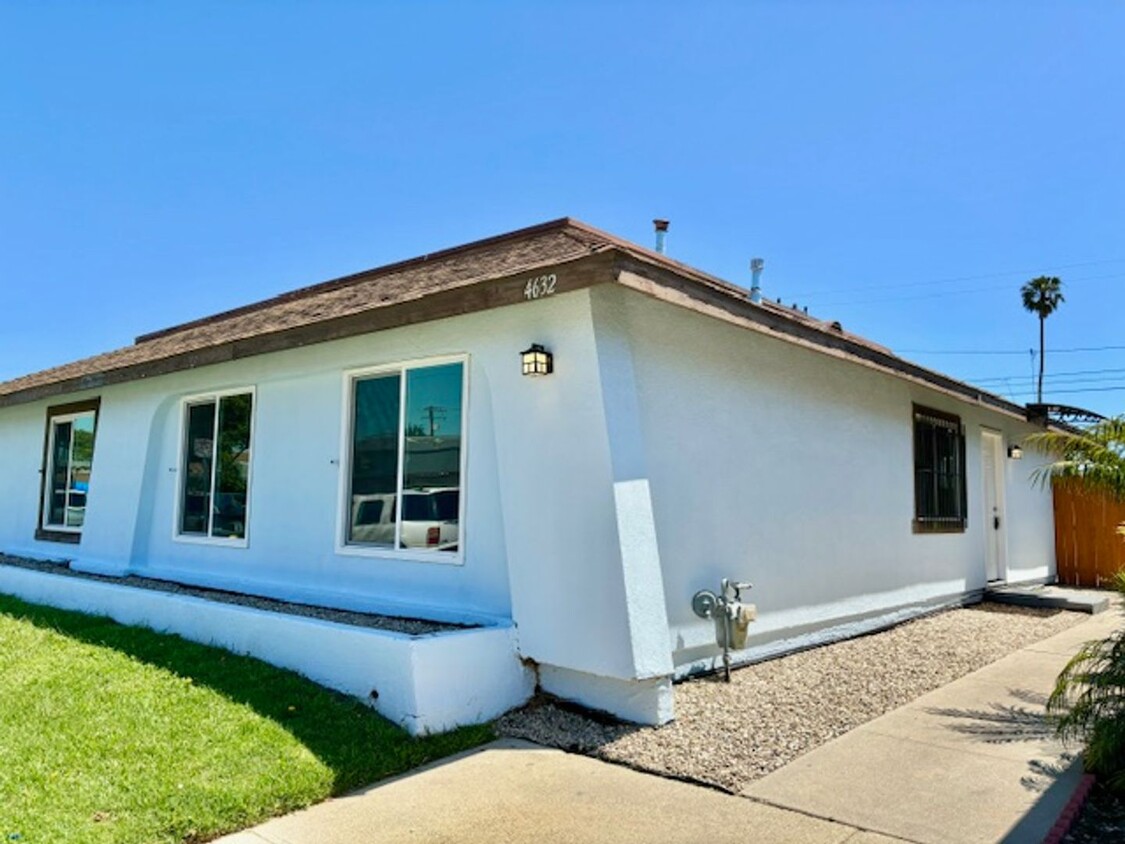 Primary Photo - Terrace Ave Duplex - LT