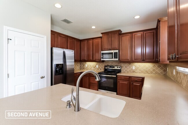 Building Photo - 109 Whispering Pines Way
