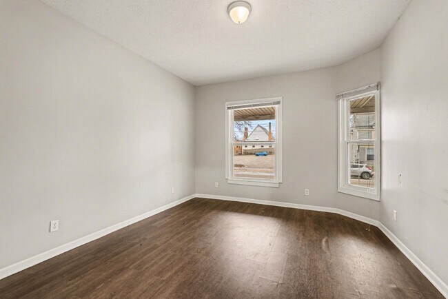 Foto del edificio - 49 National Ave NW