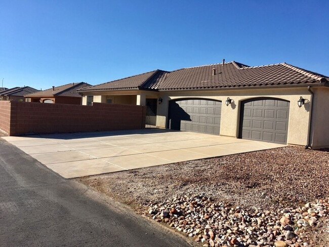 Building Photo - Treasure Valley Home