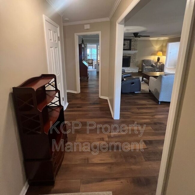 Building Photo - 10511 Meandering Way