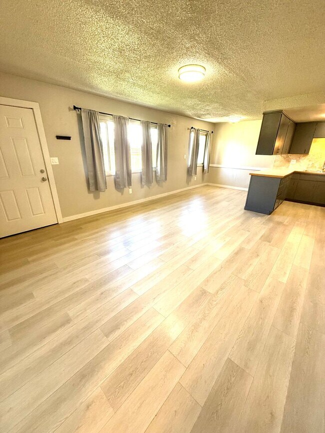 Building Photo - 2419-2421 Union Ave