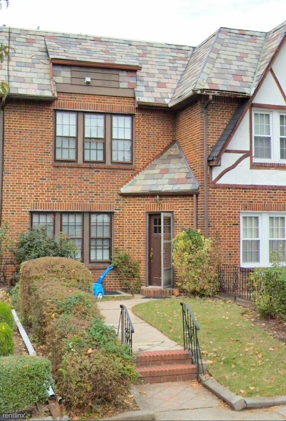 Primary Photo - 3 br, 2 bath House - 9517 68th Ave