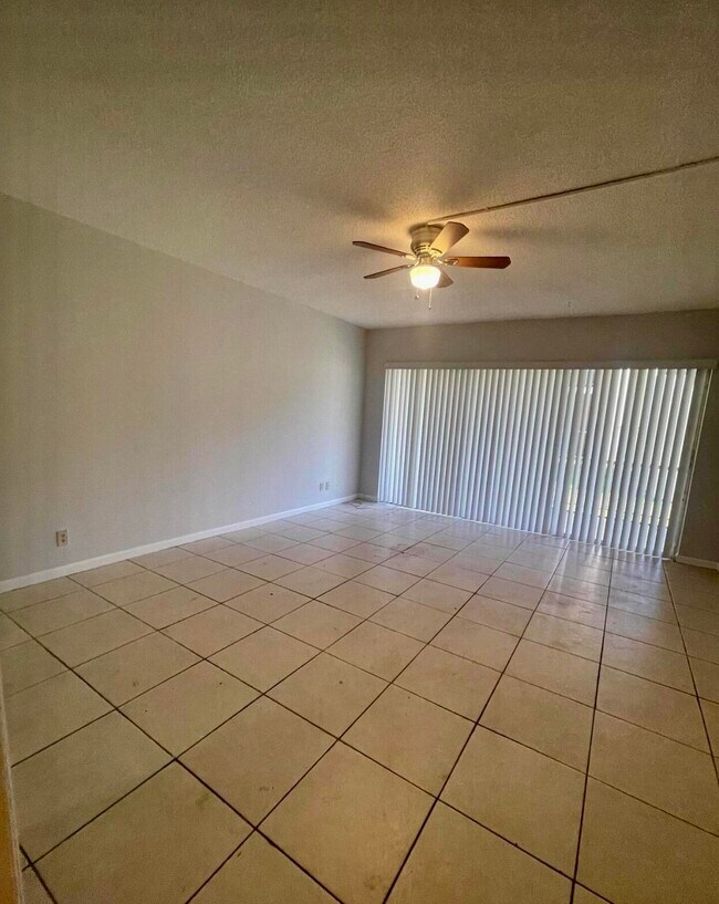 Foto del edificio - 628 NW 13th St