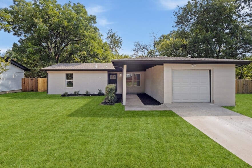 Foto principal - 2818 Holiday Dr