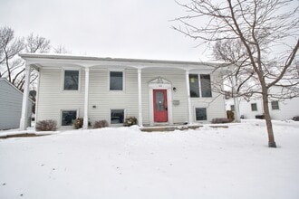 Building Photo - 312 Hickory Ave