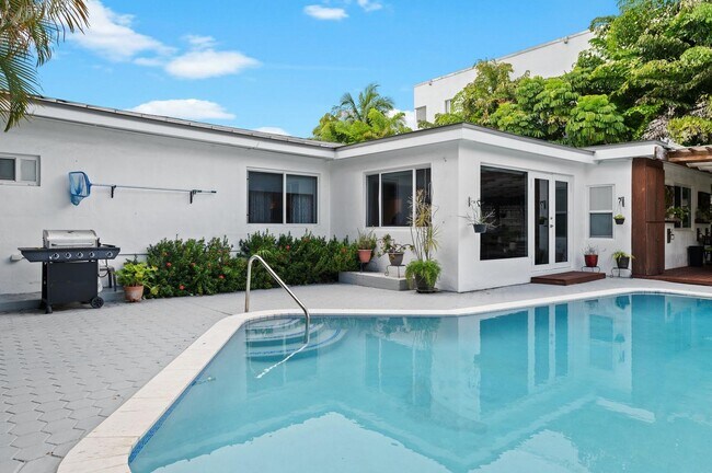 Foto del edificio - 3551 E Glencoe St