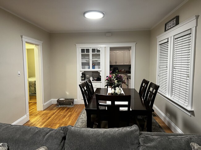 Foto del edificio - 70 Cottage Park Rd