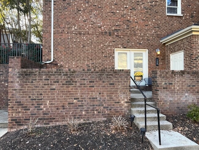 Building Photo - 148 Generals Retreat Pl