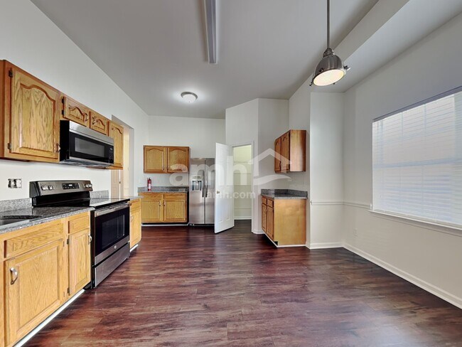 Foto del edificio - 10239 Stoneykirk Ln