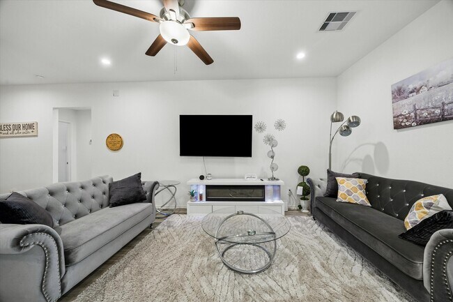Foto del edificio - 4231 Brinkworth Dr