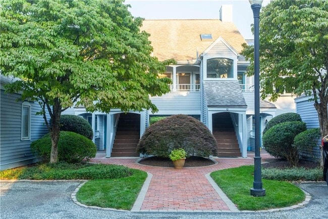 Foto del edificio - 152 Crompton Ave