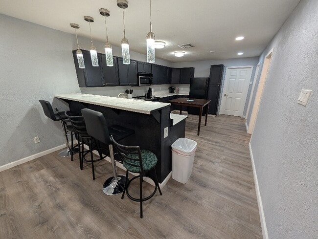 Building Photo - 511 Goliad St