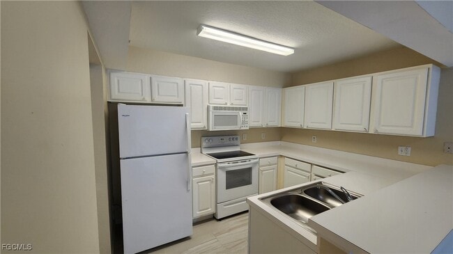 Building Photo - 4105 Residence Drive