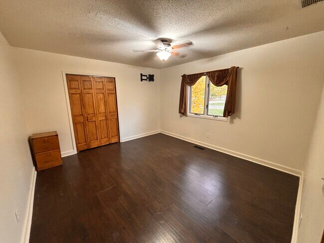 Foto del edificio - 710 S Shore Ct