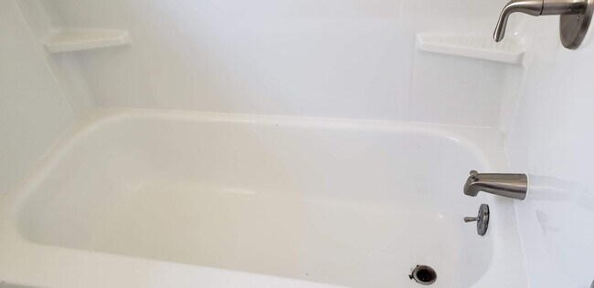 Foto del edificio - 2-bedroom, 1-bathroom house