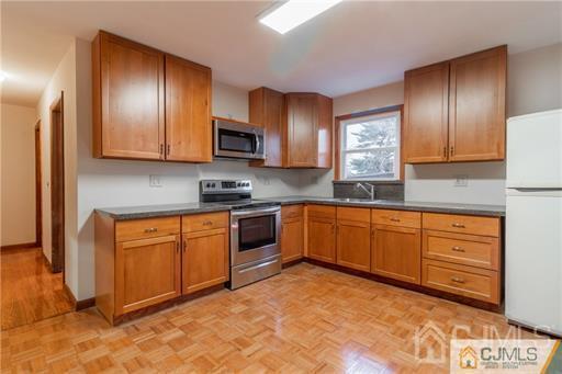 Building Photo - 346 Carteret Ave